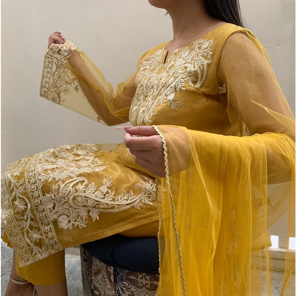 Pakistani Indian shirt trousers dupatta